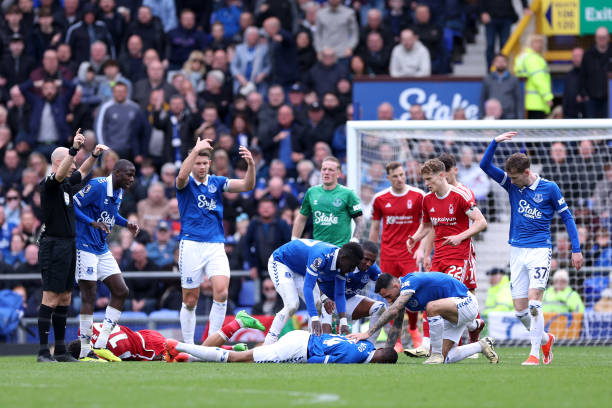 但尼斯的嚴 但尼斯的嚴