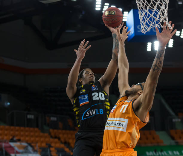 让整个更衣 让整个更衣