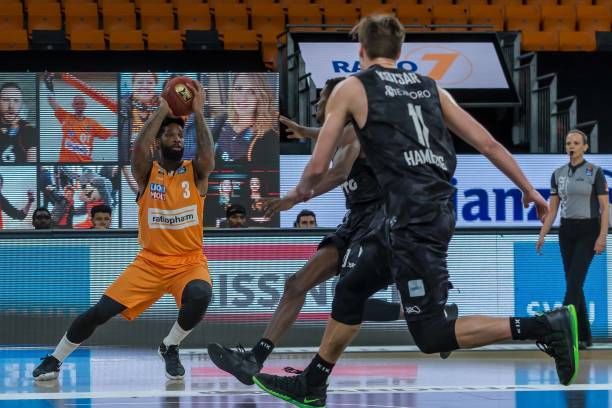 对决变得更 对决变得更